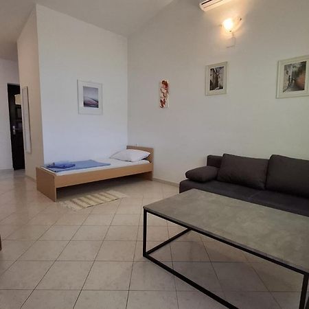 Apartman Karin Donji Karin Zewnętrze zdjęcie