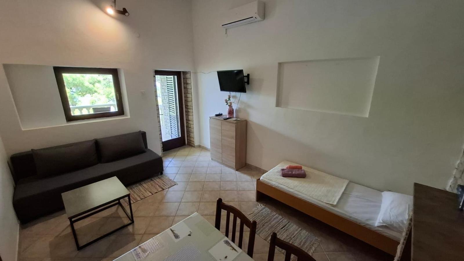 Apartman Karin Donji Karin Zewnętrze zdjęcie