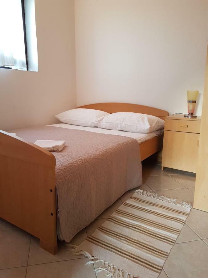 Apartman Karin Donji Karin Zewnętrze zdjęcie